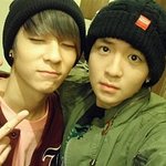 <b>털모자</b> 쓴 모습이 귀여운 남자 아이돌