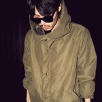 <b>카키</b>,검정 야상중에 어떤게 더 이쁜가요??