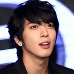 평범한 <b>흑발</b> 머리스타일의 아이돌들