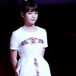아이유의 눈물나는 팬서비스!!! 맴도 이쁘고 얼굴도 이쁘고 다 이뻐...
