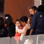 베컴 딸 최근ㅠㅠㅠㅠ 큰오빠가 안아줌ㅠㅠㅠㅠㅠ