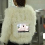 지하철에서 본 이 <b>여인</b>의 정체는 뭐??