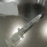 친구랑 독감<b>접종</b>하고 왔어요.. 코에 뿌리는 스프레이형인데.. 정말...