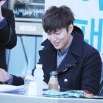 <b>최영</b>장군 머리 자르고 팬들이랑 손깍지 시전중ㅜ