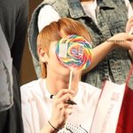 양요섭 <b>손</b>, 얼굴 <b>개</b>쩔지않냐