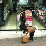 사진有) <b>폐지</b> 줍는 할머니께 드린건 뭐?!