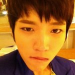 건방진 <b>컨셉</b>의 아이돌 셀카