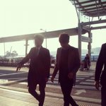 뚜껑 머리 하고 출국하는 이민호