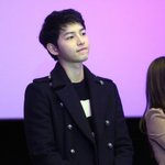 <b>안아</b>주고 싶게 생긴 송중기 최근 직찍