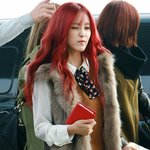 빨갛게 염색했는데 안 어울리는 티아라 <b>효민</b>
