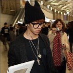 비스트 올블랙 카리스마 흘러 넘치는 공항패션