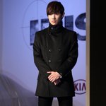 기자회견장에서 왠지 엄청 긴장한 거 같은 <b>이준</b>