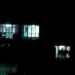 한<b>밤중</b> 아파트에서 찍힌 기묘한 사진.