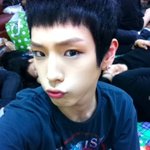 힘찬이잘생겼냐 <b>공찬</b>이잘생겼냐