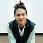 남자아이돌의 <b>올백</b> 헤어스타일