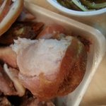 족발을 시켰더니.. 오래된 고기에.. <b>비닐</b>까지..