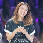 이머리 탈색한건가요??