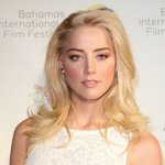 <b>조니</b>뎁이랑 염문설 난 23살 연하 엠버 허드