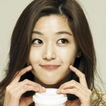 얼굴의 점이 <b>매력</b>적인 연예인들