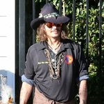 조니뎁 최근 일상 사진인데 그냥 잭 스페로<b>우임</b>ㅋㅋㅋ