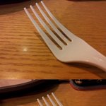 부산 송정 탐앤탐스 일회용 <b>포크</b> 재활용 해놓고 불량이라고???