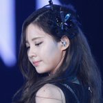 붓으로 그린듯한 아이돌 <b>옆라인</b>
