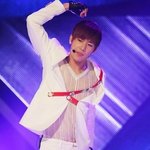 부담되는 남자 아이돌 <b>망사</b> 패션