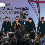 ✖✖✖ 엑소 팬들에게 <b>농락</b>당한 블락비ㅠ?
