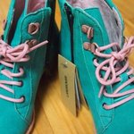 겨울에 따뜻한 <b>민트색</b> 워커