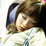 피곤한 모습의 <b>폭풍</b>수면 연예인