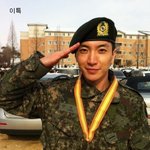군복도 화보돋는 남자 연예인들