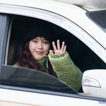깔깔이 입은 아이유 퇴근길 직찍ㅋㅋㅋ
