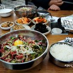 [종로 맛집]<b>백제</b> 정육점에서 푸짐한 육회 비빔밥 한그릇! 