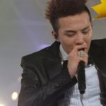 응원 <b>도구</b> 인증한 아이돌들