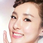 화장품 모델로 <b>활동</b>했던 아이돌