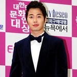 얼굴이 새하얘서 <b>면도</b>해도 티가 안 나는 김재원