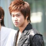 유난히 턱이 <b>발달</b>한 연예인들