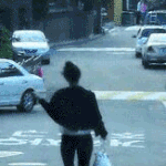 솔직히 음<b>반사</b>도 쳐박아두기만 하는데...