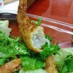 [사진유] <b>도미노</b> 피자 익지도 않은 생새우를 먹여?????