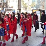 <b>영하</b>13도 날씨에 강남에 미모의 원더우먼이?
