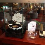 제가 정말 갖고 싶은건데요.. 롯데호텔 길리안 쇼케이스요 ㅠㅠㅠ