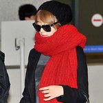 촌스러운데 상당히 따뜻해 보이는 티아라 <b>지연</b> 공항 패션