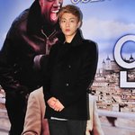 시크한 블랙패션 소화한 아이돌