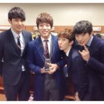 <b>2am</b>이 kbs가요대축제 올해의 가수상 받았네