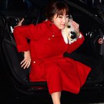 일부러 레드카펫에서 넘어지는 퍼포먼스 한 낸시랭ㅋㅋ