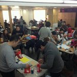 소고기 할아버지 소고기 햄버거로 크게 <b>한턱</b> 쐈네요