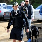 레알 불편하게 업힌 <b>플린</b>이ㅋㅋㅋㅋ 짱 귀여움ㅋㅋㅋㅋ