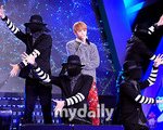 <b>양요섭</b> 백댄서의상 빅뱅판타스틱베이비랑 똑같음ㅋㅋㅋㅋ