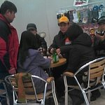 편의점에서 <b>가출</b>한고딩이랑 술먹는 아저씨들