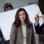 드라마의 <b>제왕</b> 촬영장에서 찍힌 정려원 실물